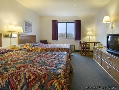 Super 8 By Wyndham Smithville Lake Rum bild